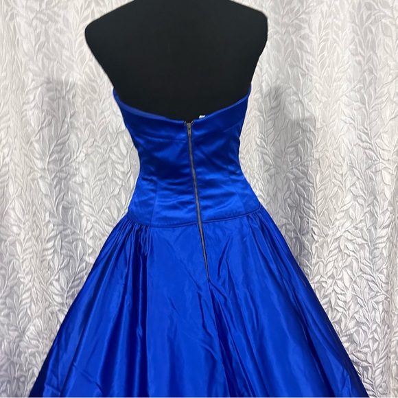 Royal blue strapless gown prom dress NWT size 2 - Picture 9 of 14